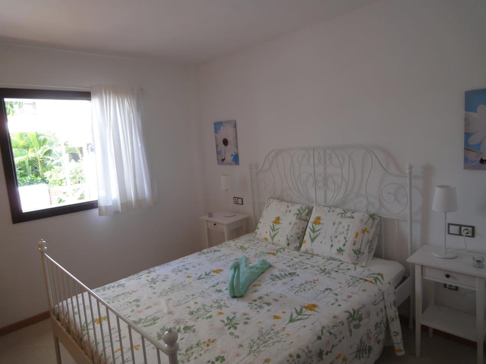 Photo of the whole room, Decorative detail, Bedroom