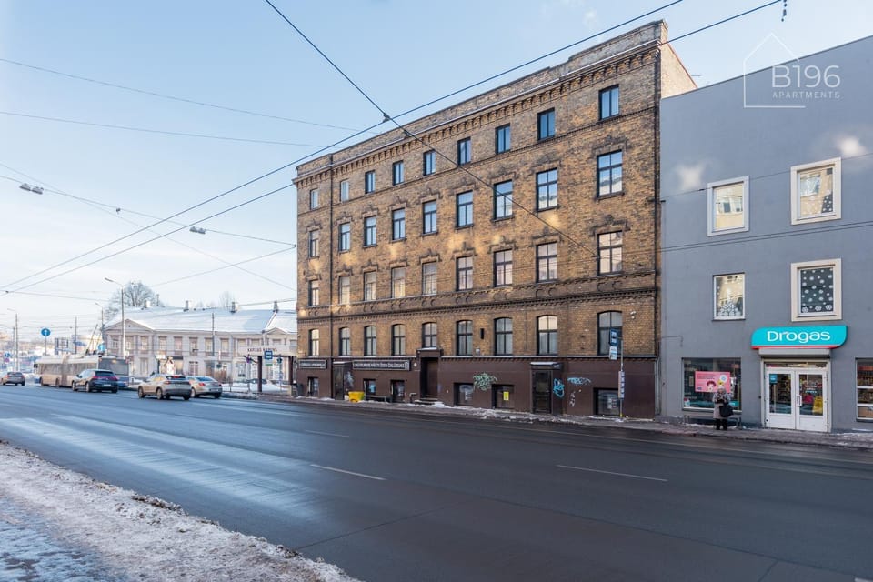 Property building, Day