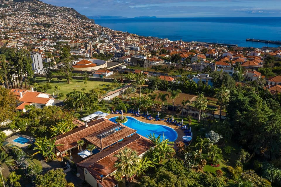 Bird's eye view, Pool view