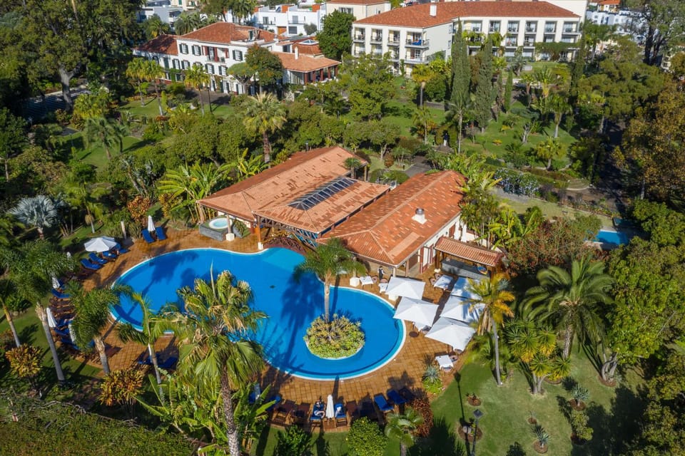 Bird's eye view, Pool view