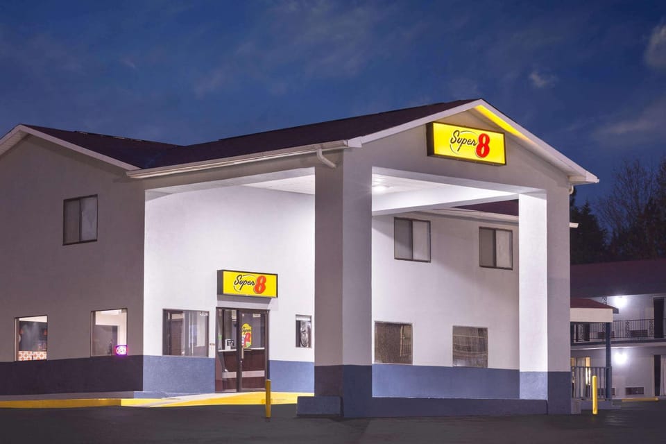 Property building, On site, Time of day, Sunset