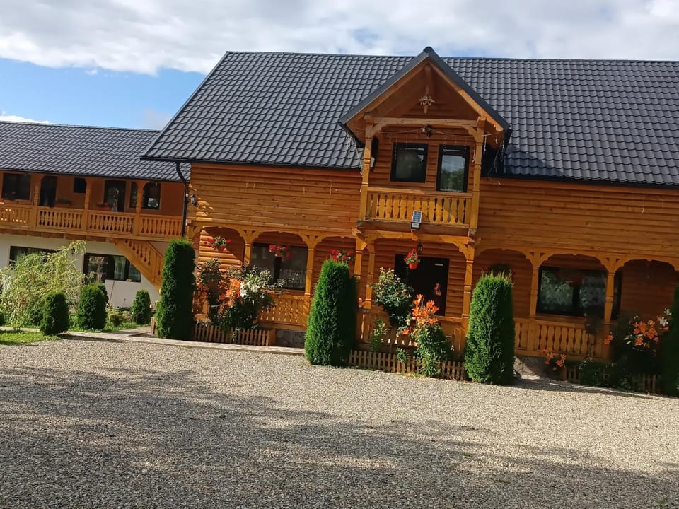 Casa Maramureșeană Larisa Country House in Romania