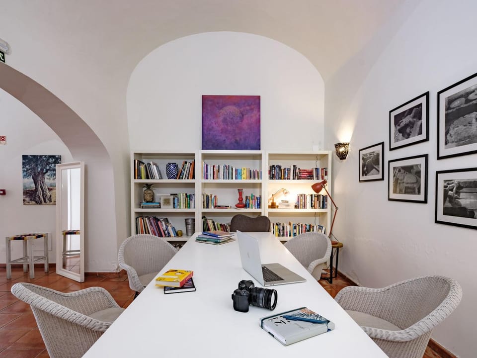 Living room, Area and facilities