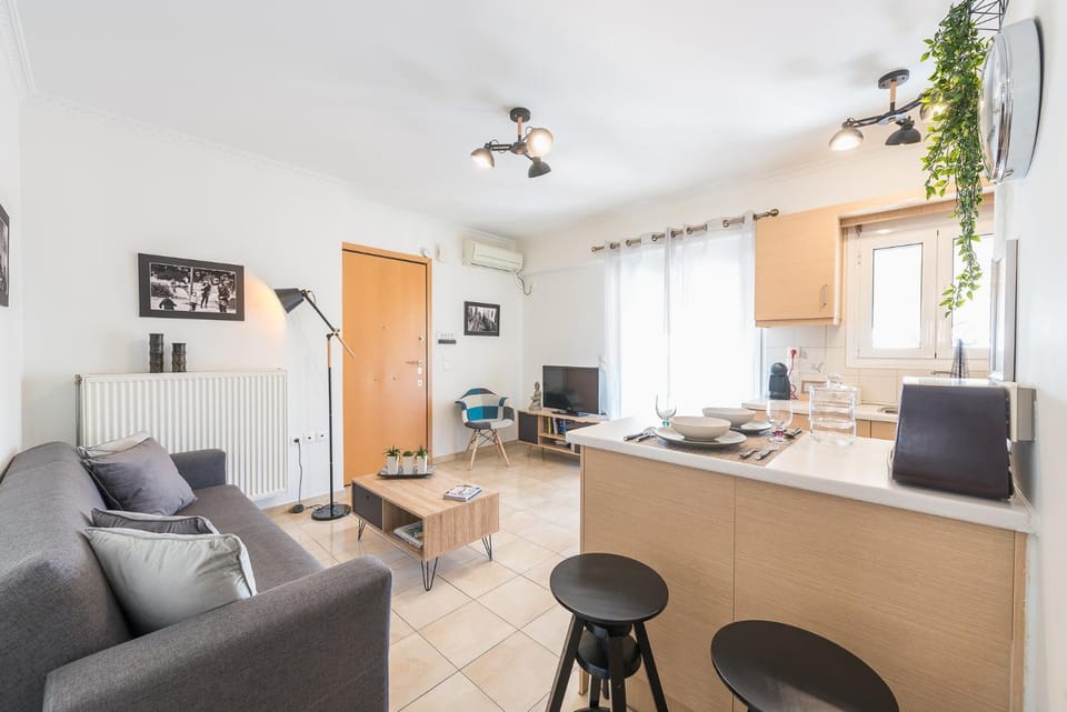 Kitchen or kitchenette, Living room, Seating area, Dining area