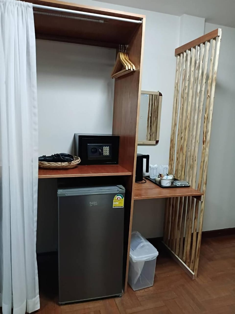 Beachfront Hotel Cha Am Bed and Breakfast in Thailand