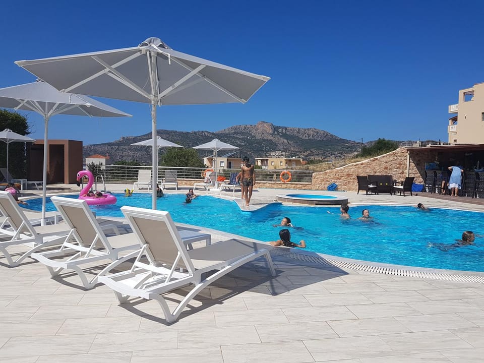 Lounge or bar, Swimming pool