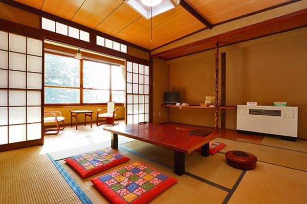 Resort Inn Chitose Bed and Breakfast in Nozawaonsen