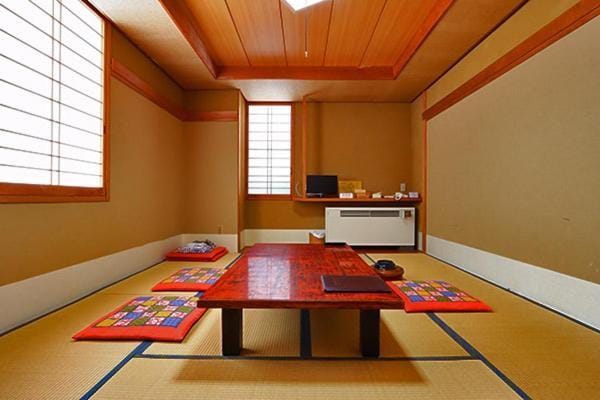 Resort Inn Chitose Bed and Breakfast in Nozawaonsen