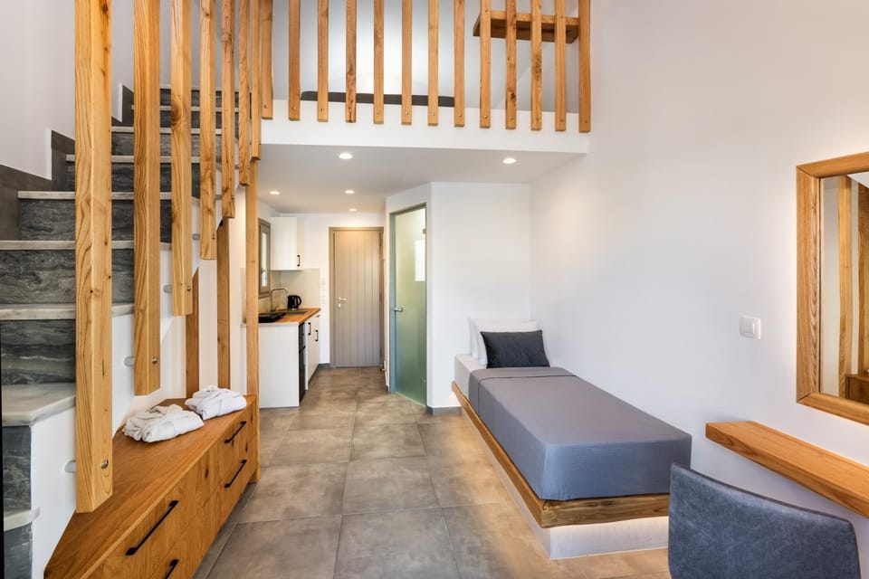 Kitchen or kitchenette, Seating area