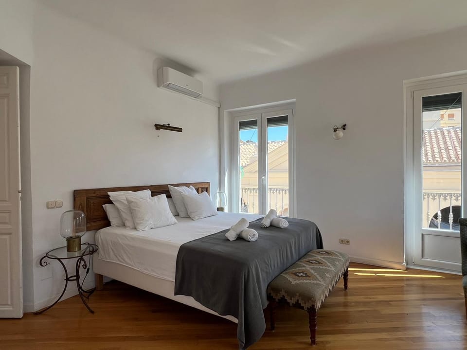 Bed, Bedroom, air conditioner