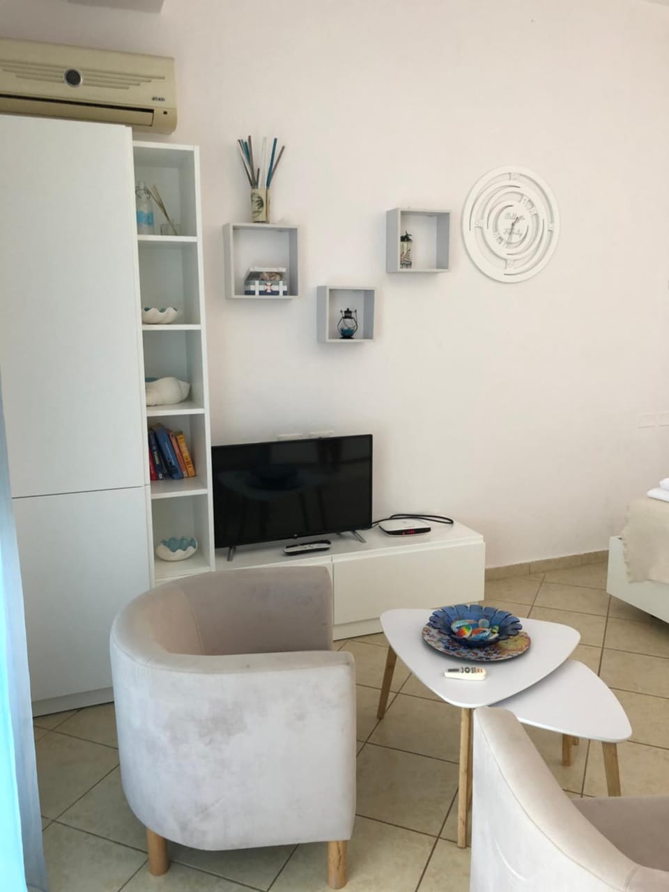 TV and multimedia, Living room, Seating area