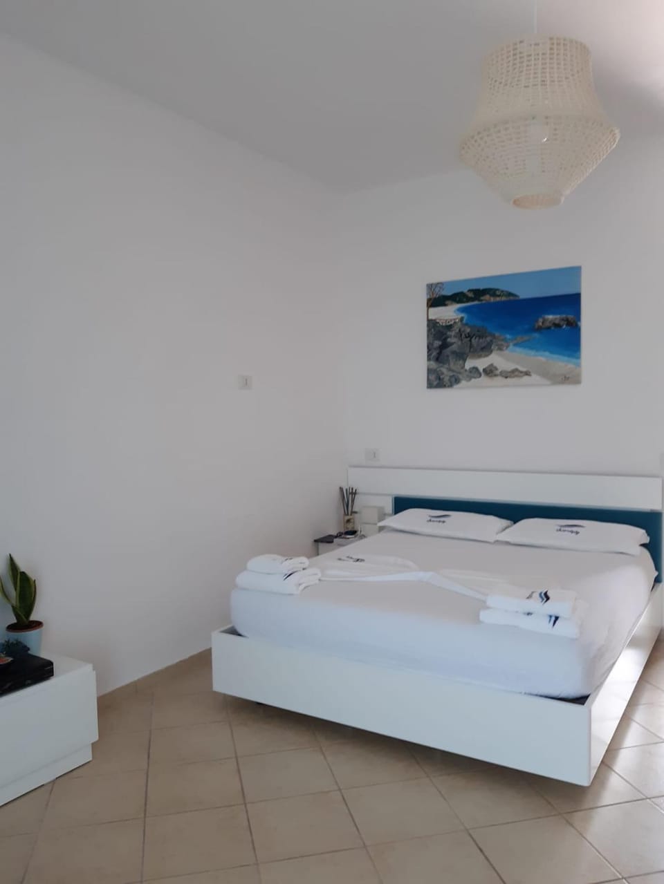 Bed, Photo of the whole room