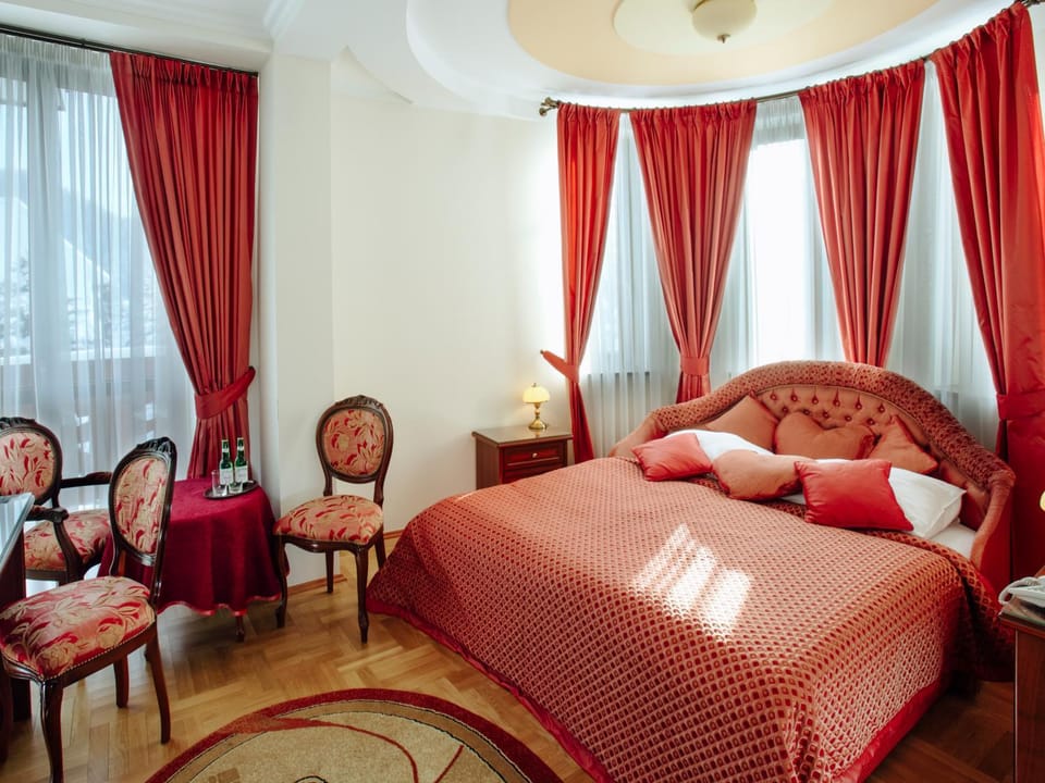 Bed, View (from property/room), Other, Photo of the whole room, Decorative detail, Bedroom, On site, Area and facilities