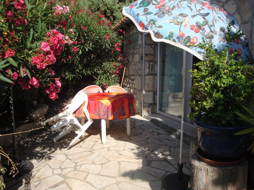 Property building, Patio