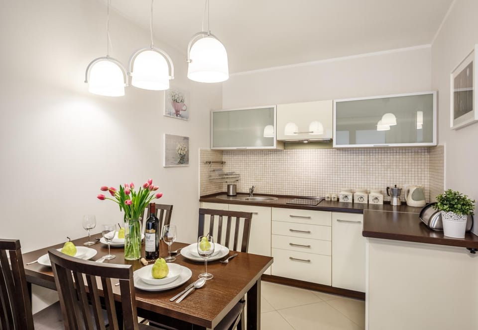 Kitchen or kitchenette, Dining area, pet friendly