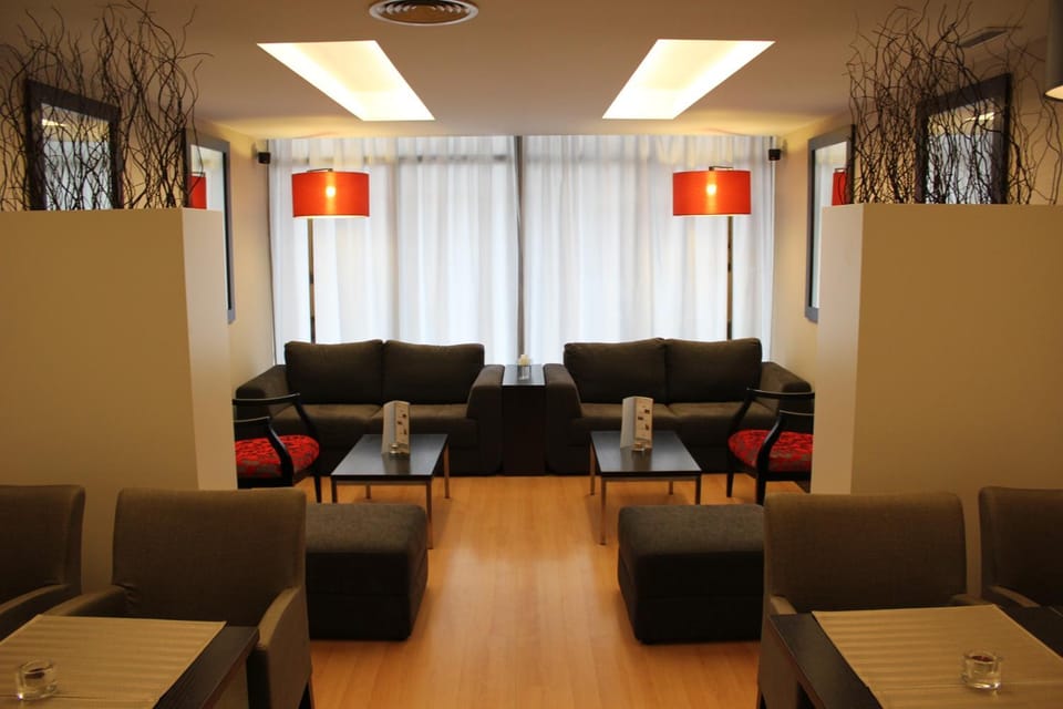 Lounge or bar, Lounge or bar
