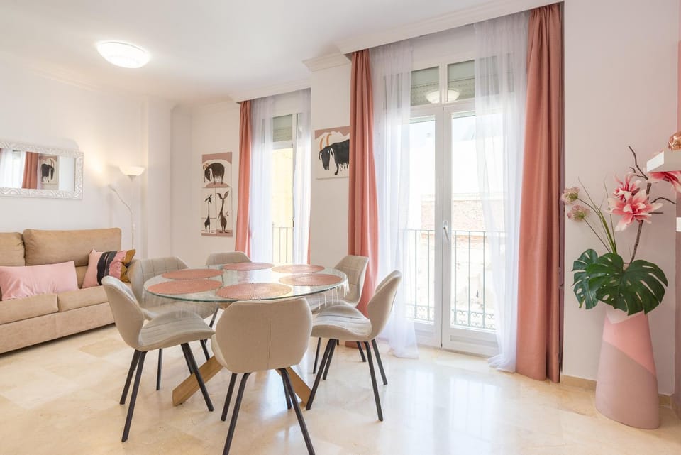 Living room, Seating area, Dining area