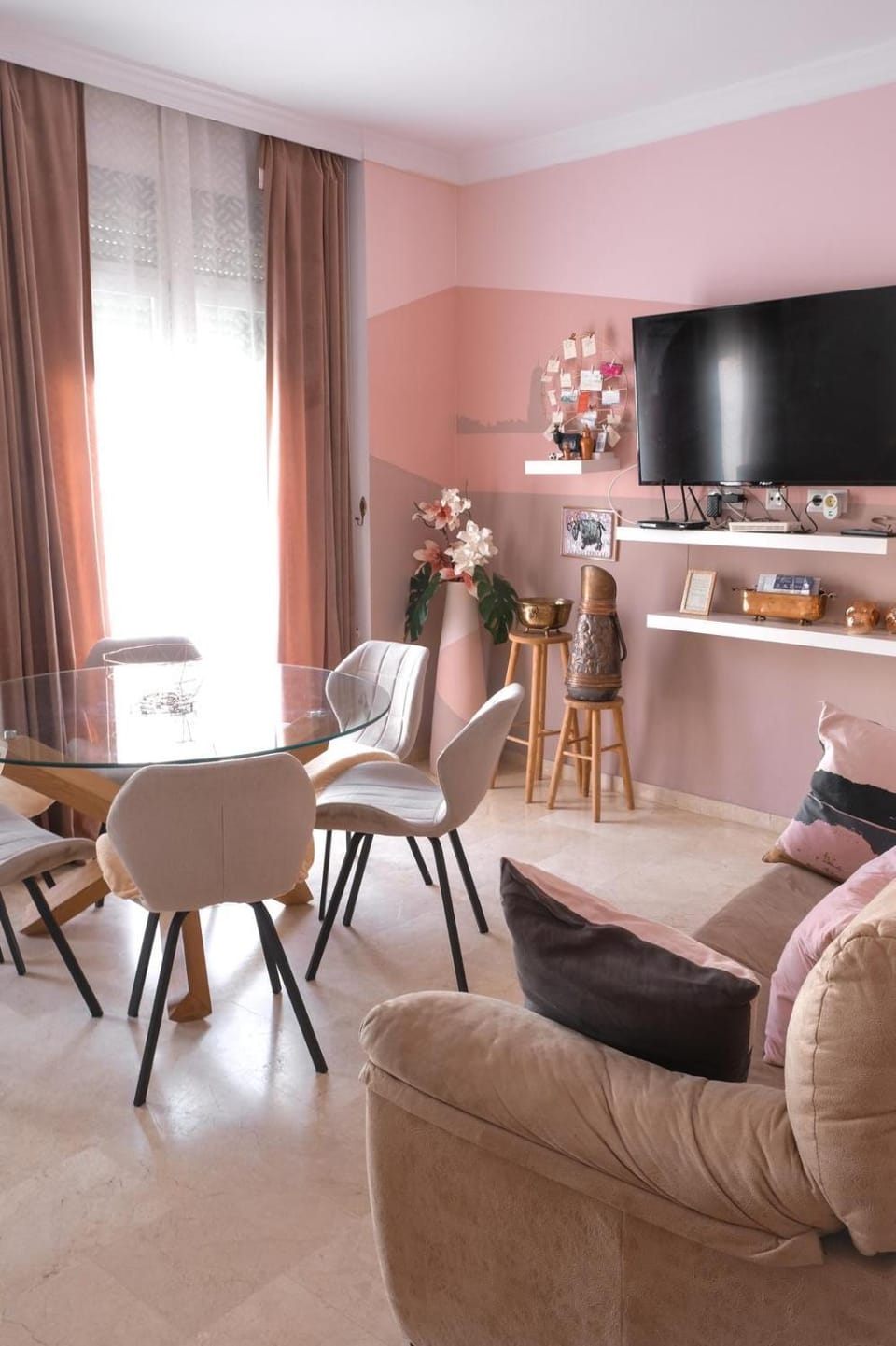 Communal lounge/ TV room, Living room, Seating area, Dining area