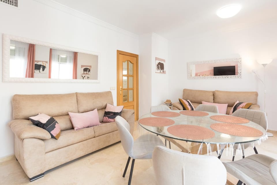 Living room, Seating area, Dining area