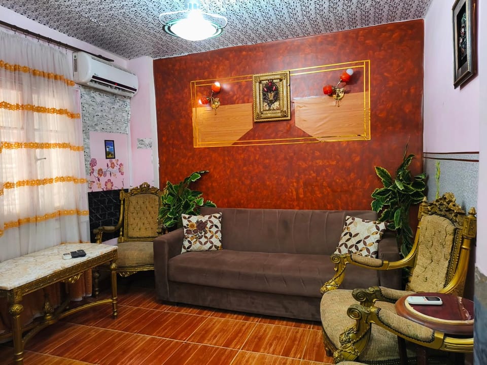 TV and multimedia, Living room, Seating area, air conditioner