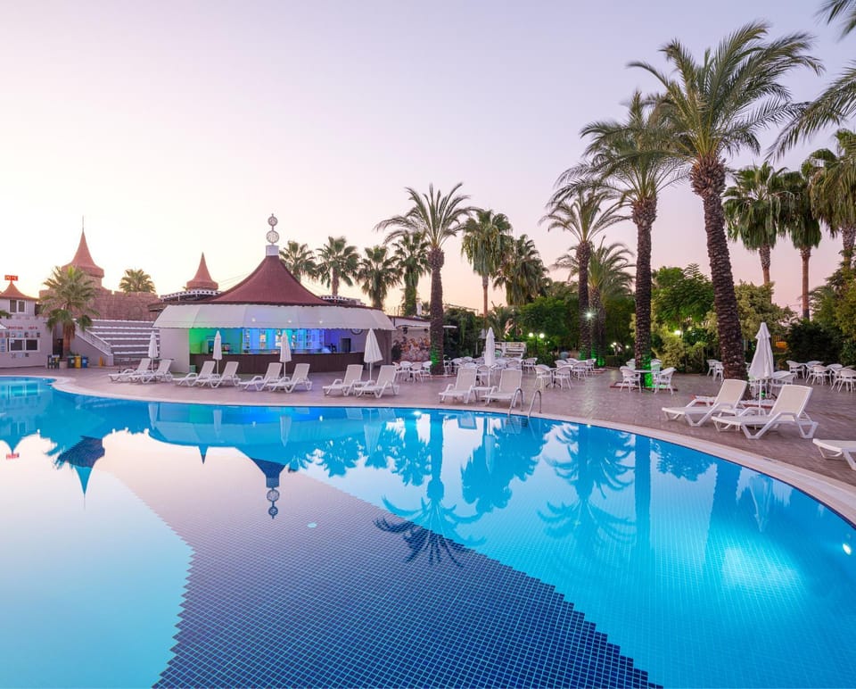 Pool view, Area and facilities, Swimming pool, sunbed