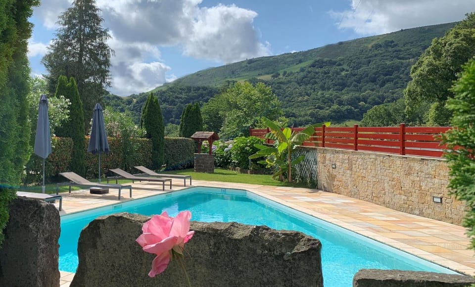 Natural landscape, Garden, Garden view, Mountain view, Pool view, Swimming pool