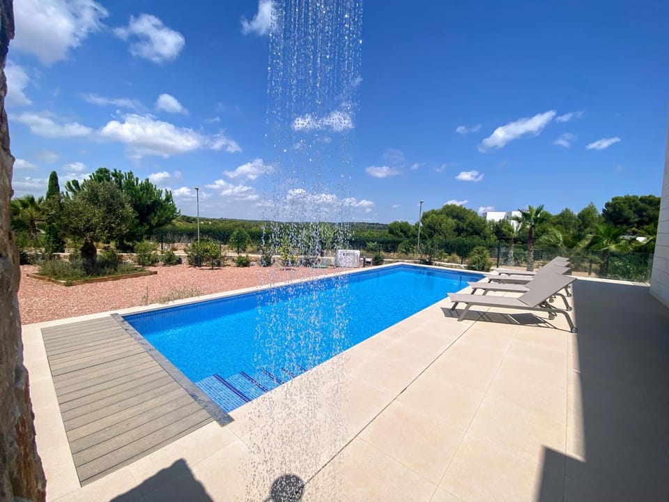 Day, Natural landscape, Pool view, Swimming pool, sunbed