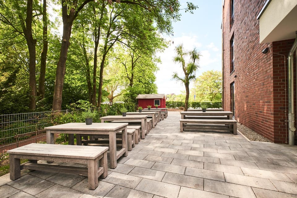 Property building, BBQ facilities, Garden, Balcony/Terrace
