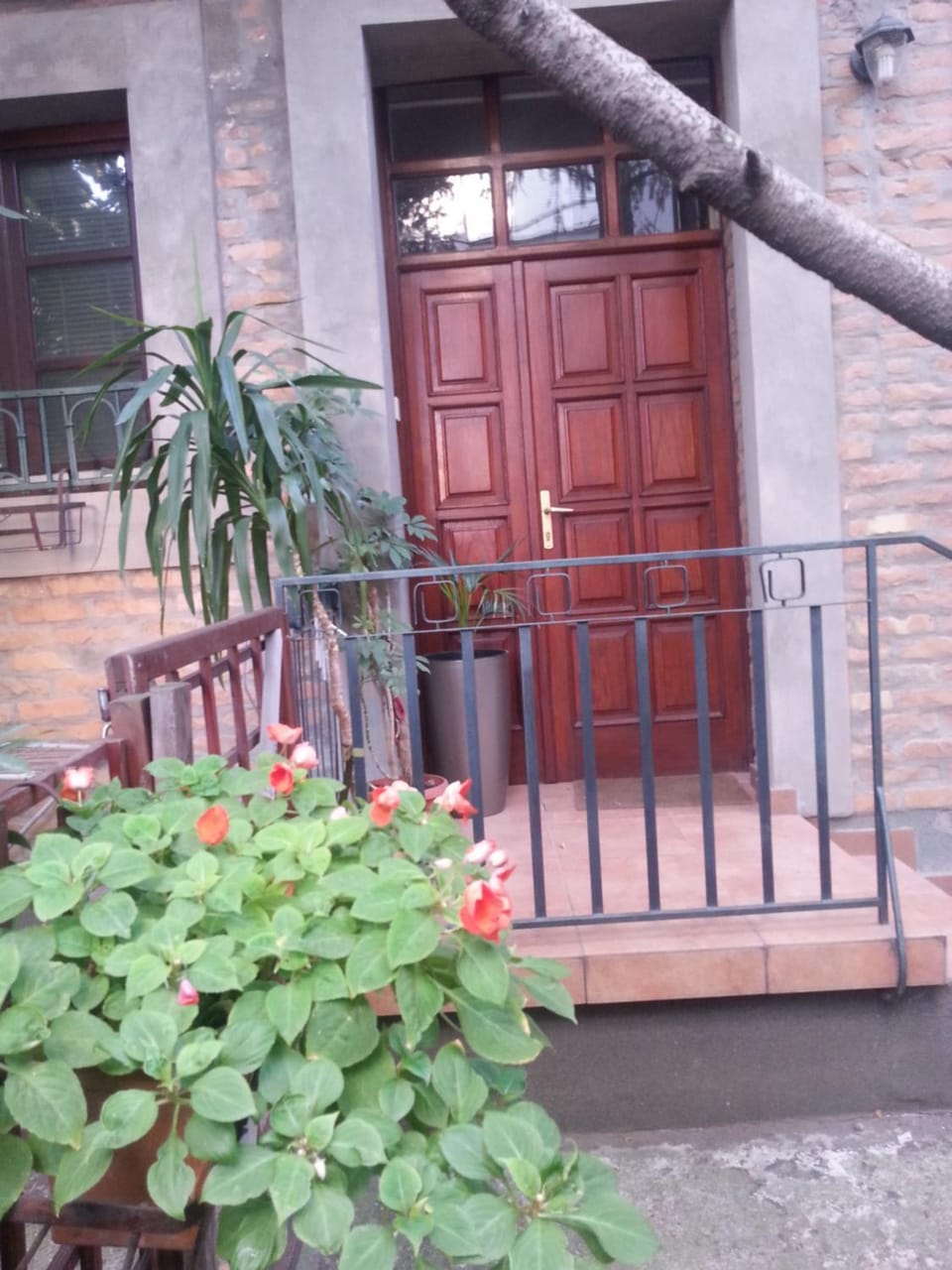 Property building, Facade/entrance, Balcony/Terrace