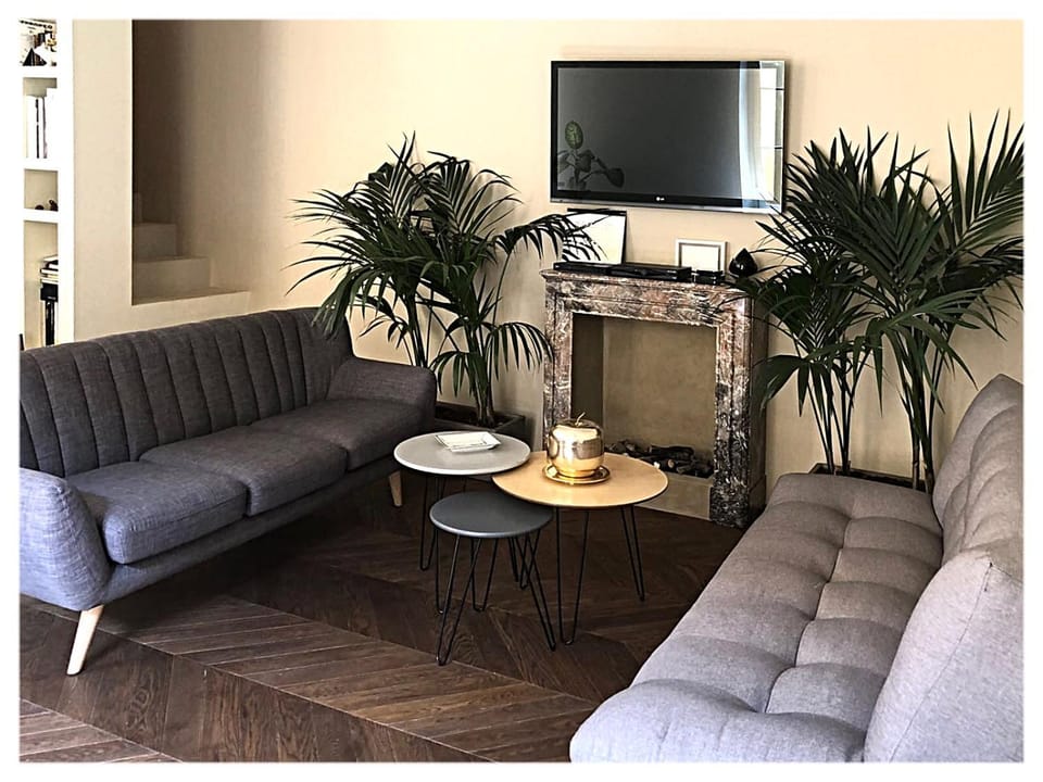 Living room, Seating area
