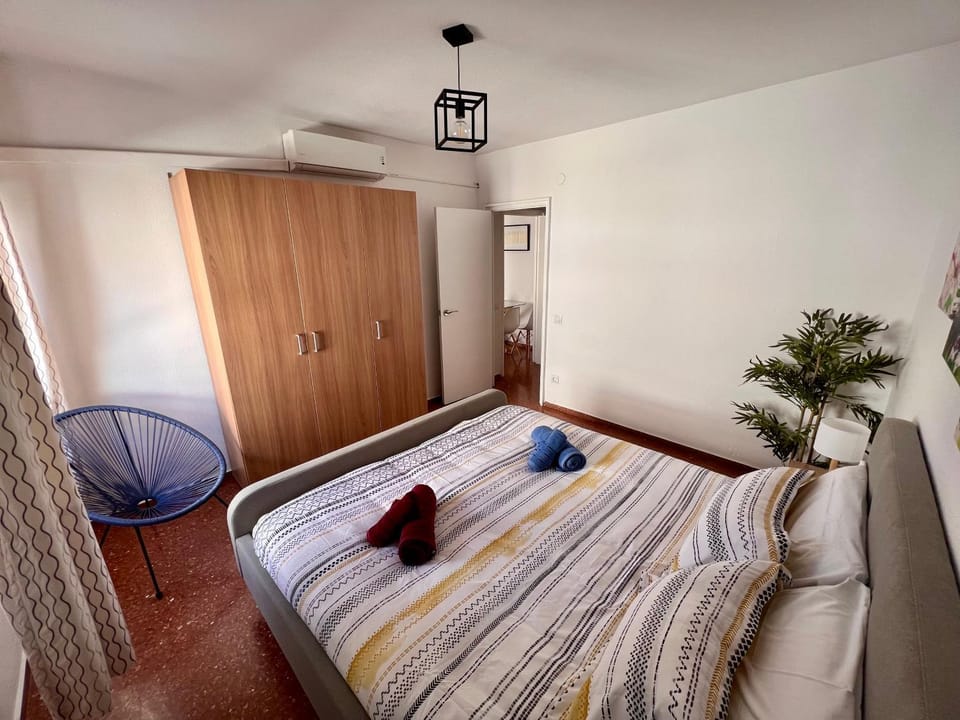 Bed, Photo of the whole room, Bedroom, towels, wardrobe