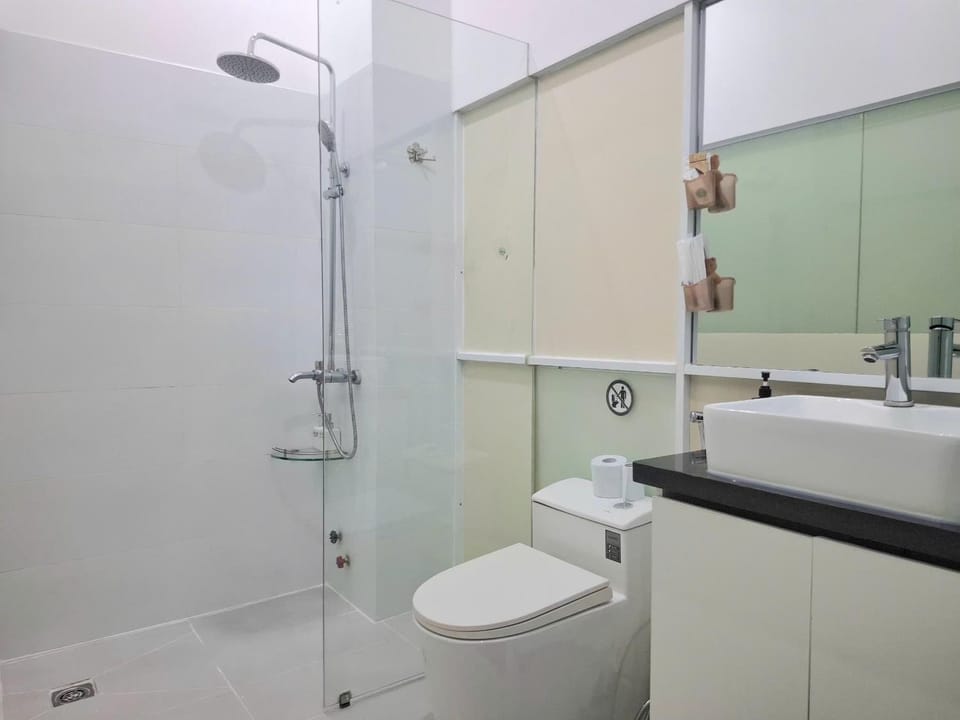 Shower, Toilet, Bathroom