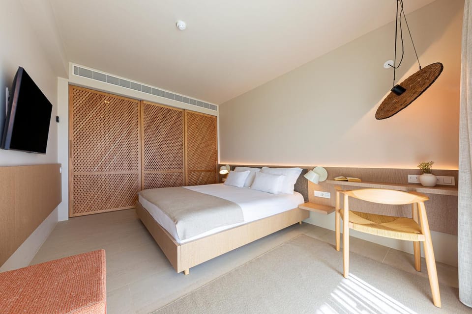 Bed, Bedroom, hair dresser, wardrobe