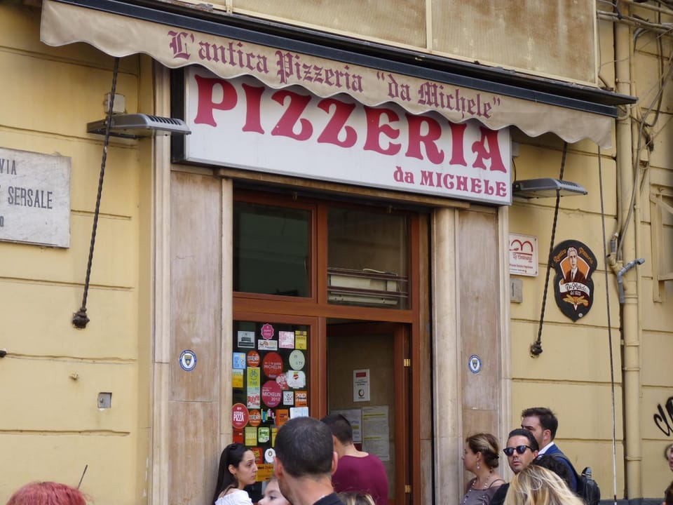 Restaurant/places to eat, Neighbourhood, Evening entertainment