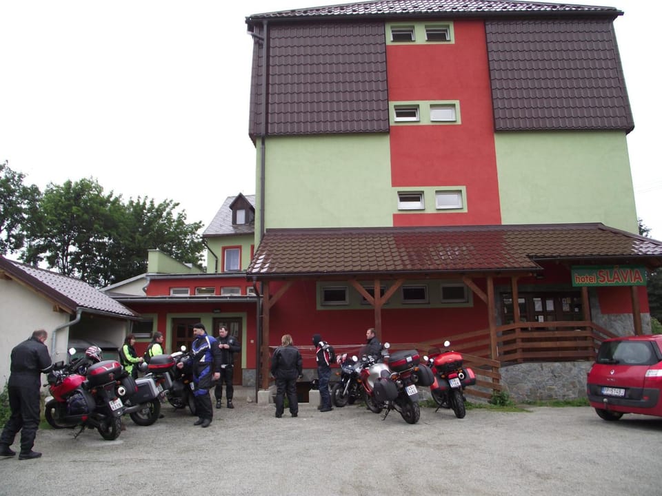 Facade/entrance, People, group of guests