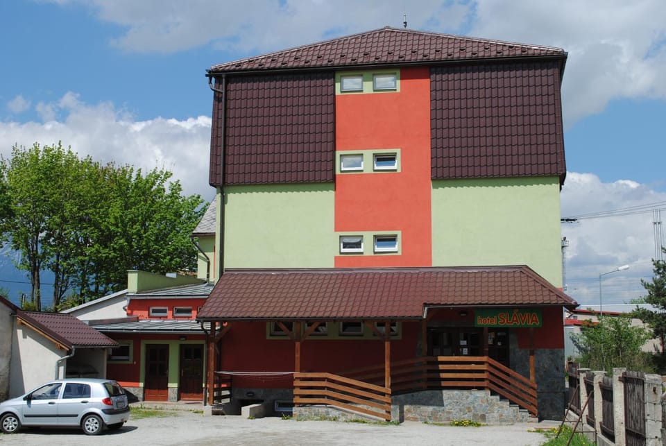 Facade/entrance