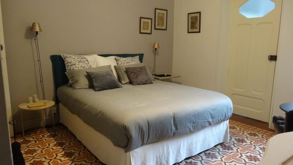 Chambre côté jardin Bed and Breakfast in Nimes