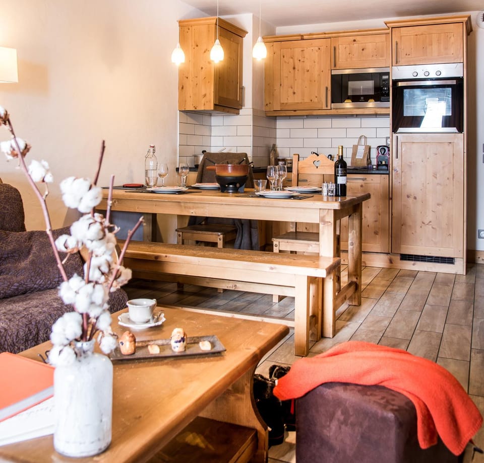Kitchen or kitchenette, Living room, Dining area