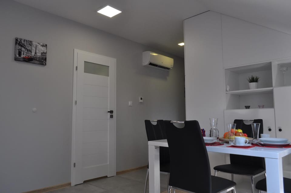 Klimatyzowany Apartament Paris Apartment in Poland