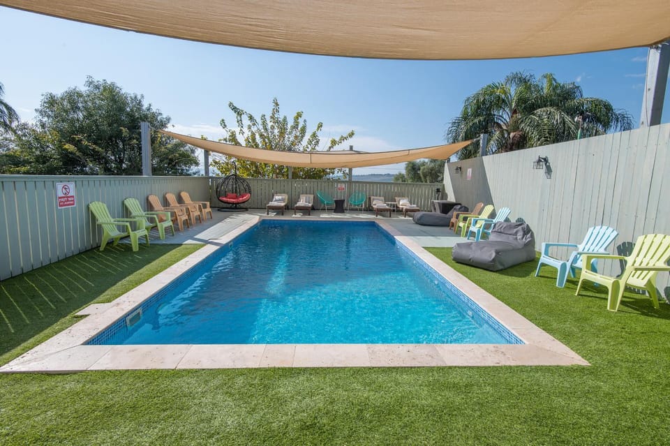 Swimming pool, Swimming pool