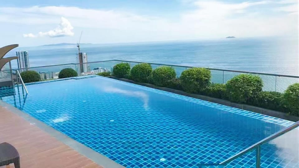 The Peak Towers Apartment in Pattaya City