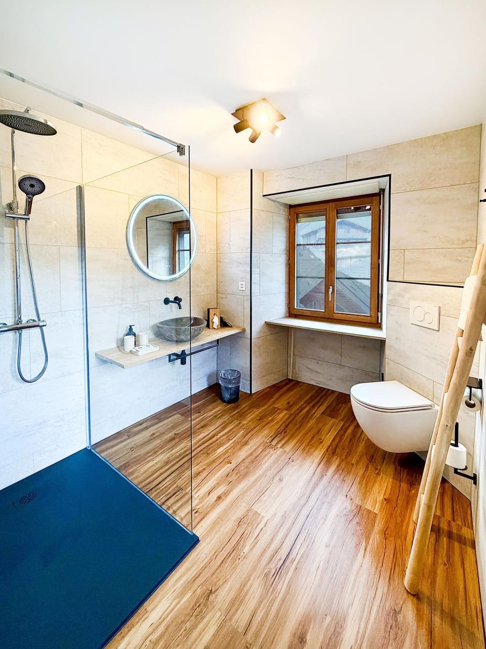 Shower, Toilet, towels
