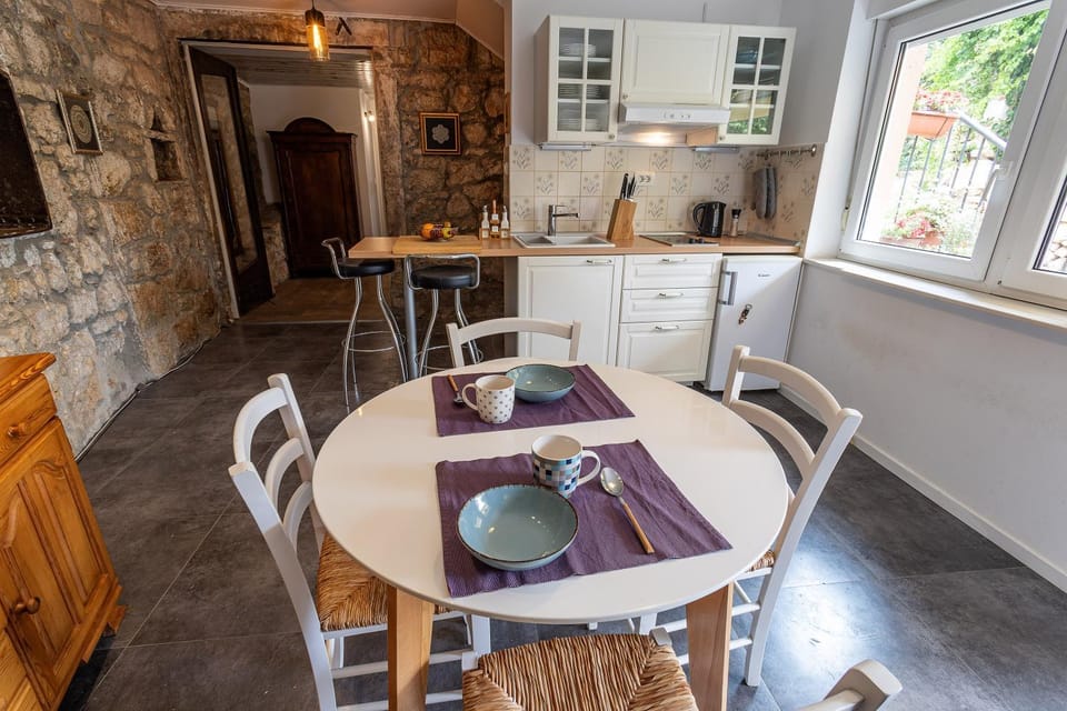 Kitchen or kitchenette, stove, kitchen