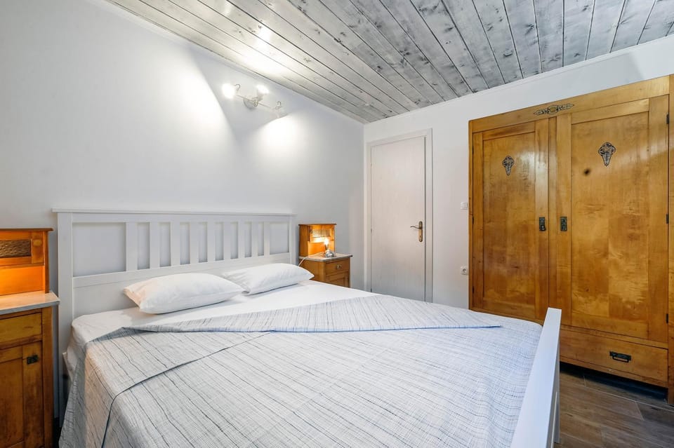 Bed, Bedroom, wardrobe