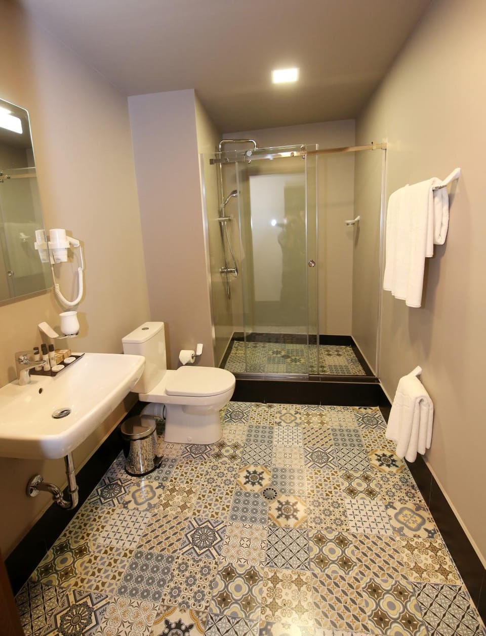 Shower, Toilet, Bathroom