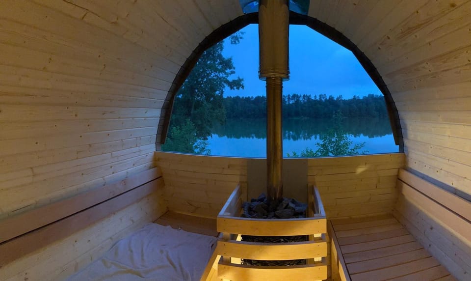 Domki nad jeziorem Mieruniszki Nature lodge in Lithuania