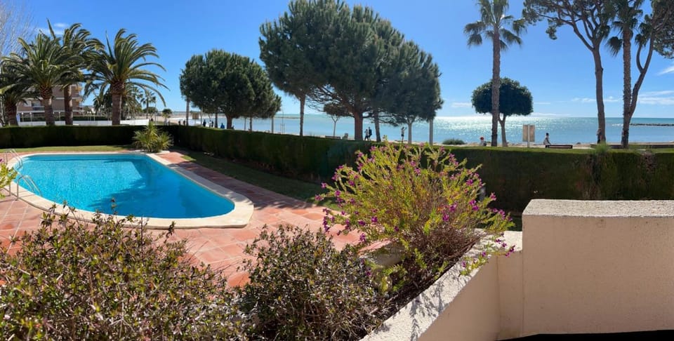 View (from property/room), Pool view, Sea view