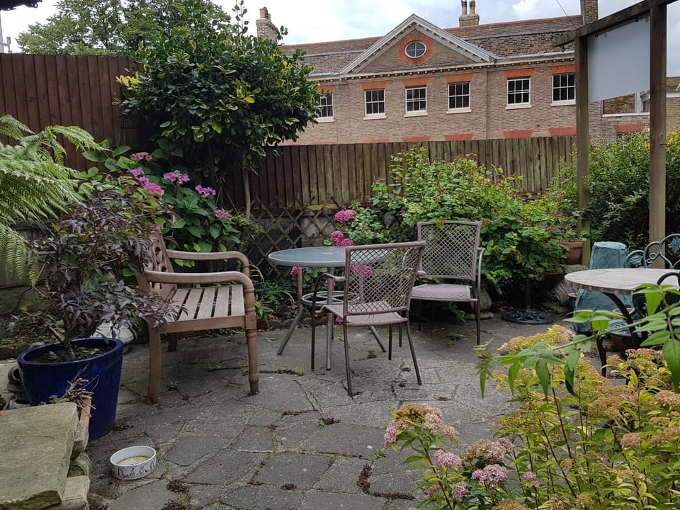 Garden, Internal: Not applicable to any particular room