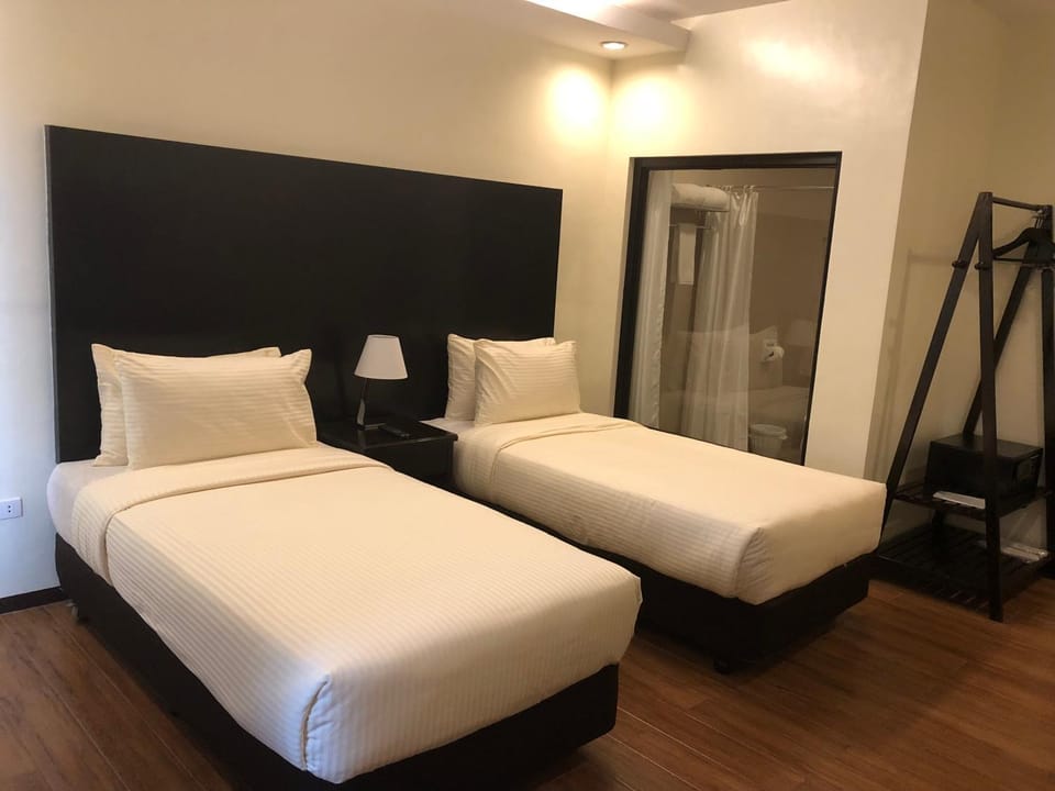 Piña Suites Hotel in Central Visayas