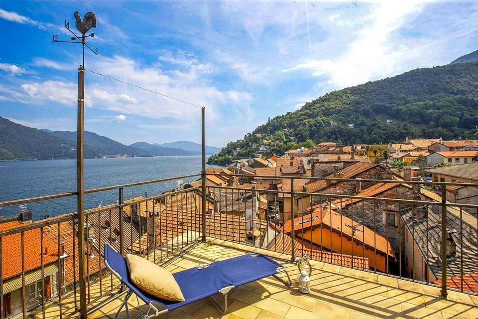 Balcony/Terrace, City view, Lake view, Mountain view